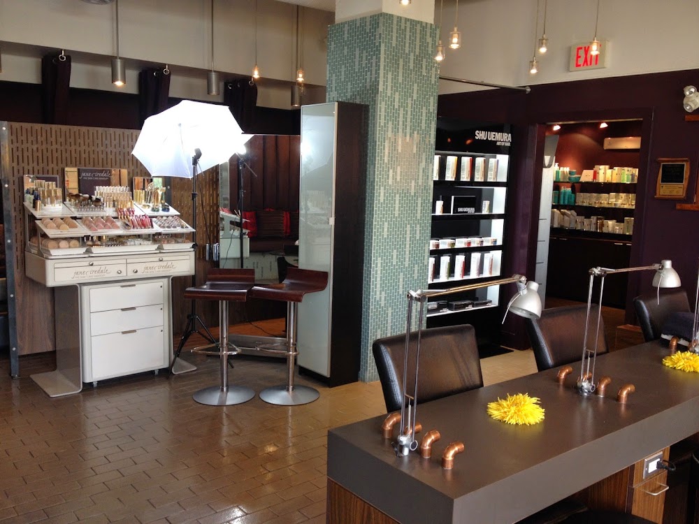 Aru Spa and Salon