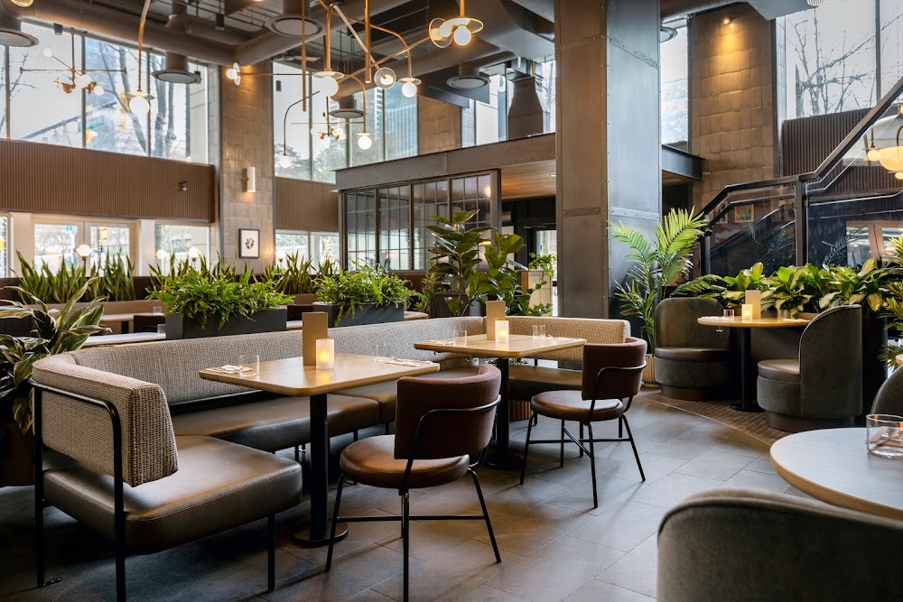 Earls Kitchen + Bar